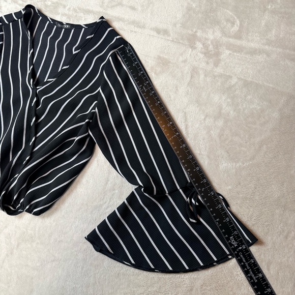 Papermoon Black & White Striped Cropped Wrap Blouse Bell Sleeve Top Size M - Picture 6 of 8